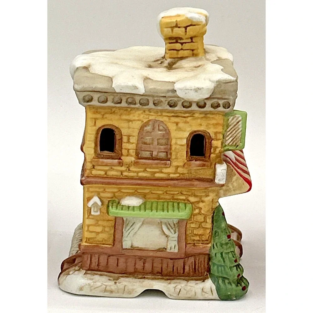 Vintage Dayton Hudson Lot of 4 Holiday Building Figurines w/ Lights‎ SKU U183
